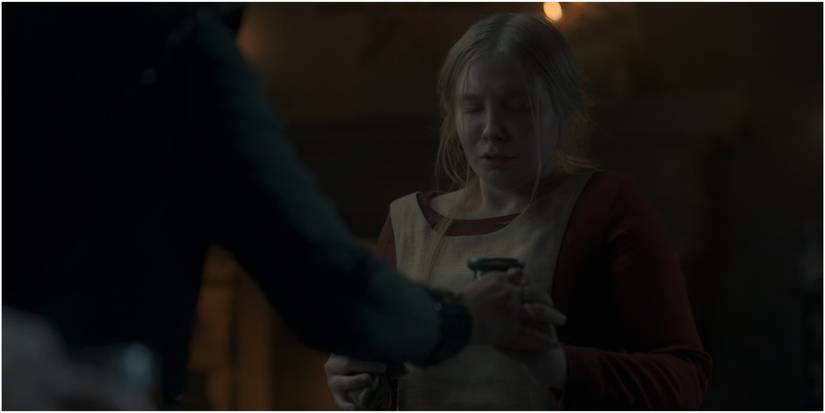 Alicent gives Dyana moon tea in House of the Dragon.
