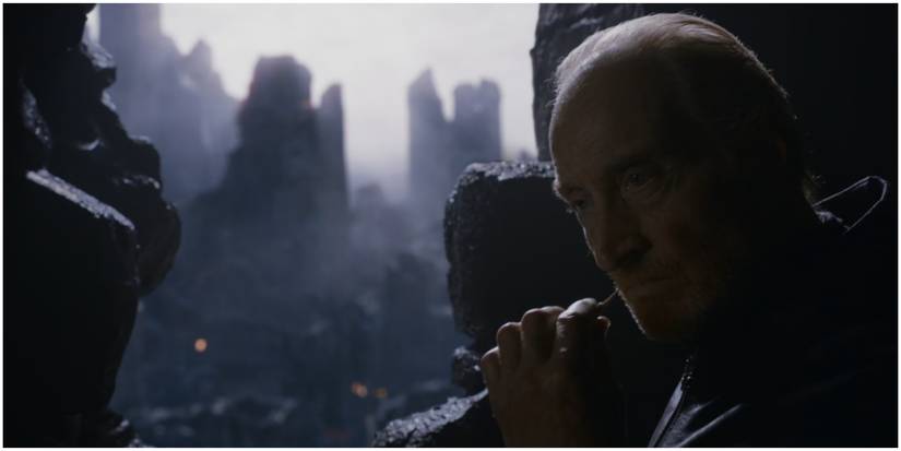 Tywin sniffs Wolfsbane dart in Game of Thrones.