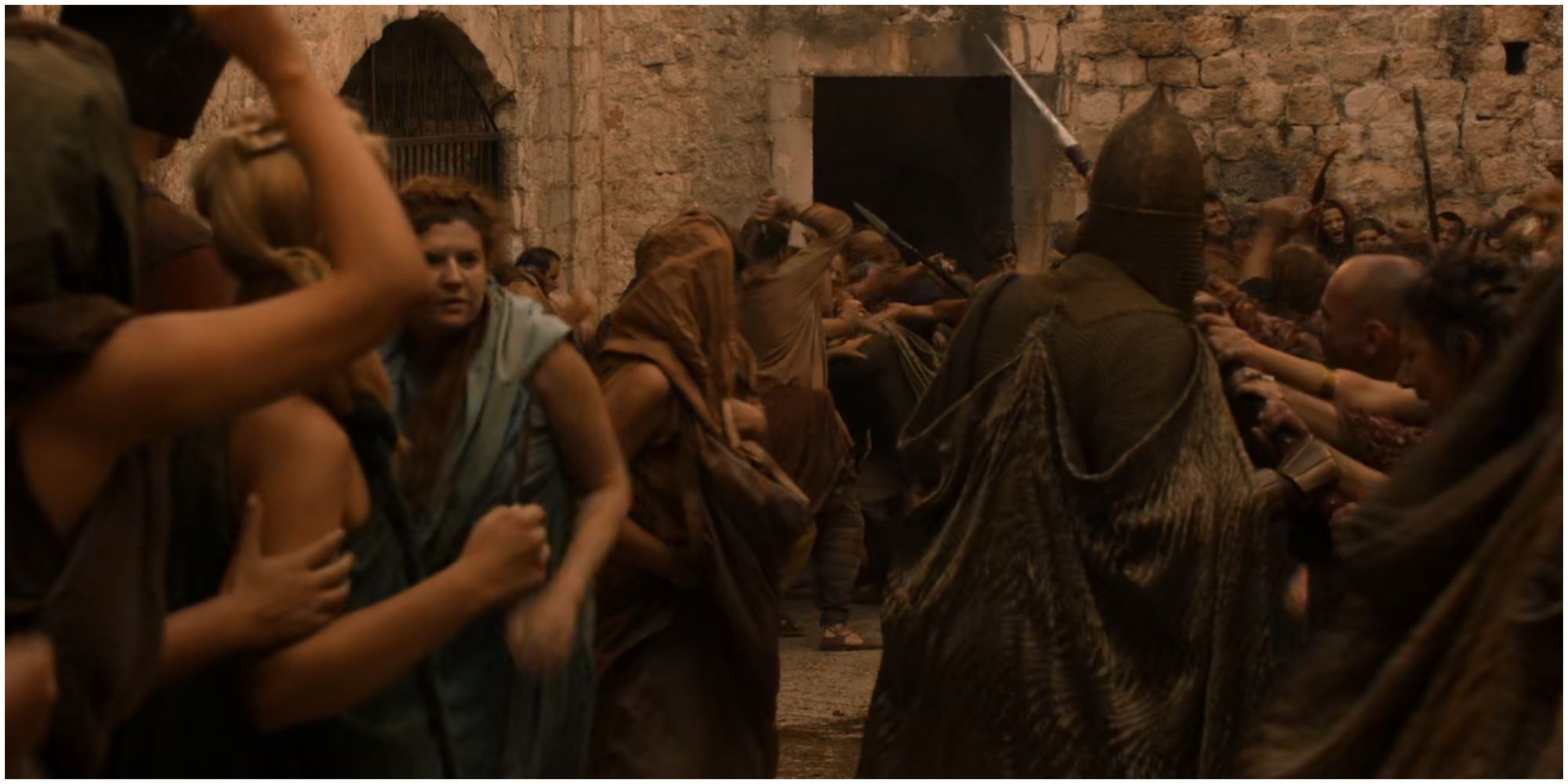 Riots in King's Landing in Game of Thrones.