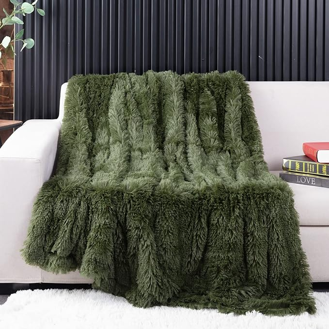 Yusoki Faux Fur Throw Blanket in olive green