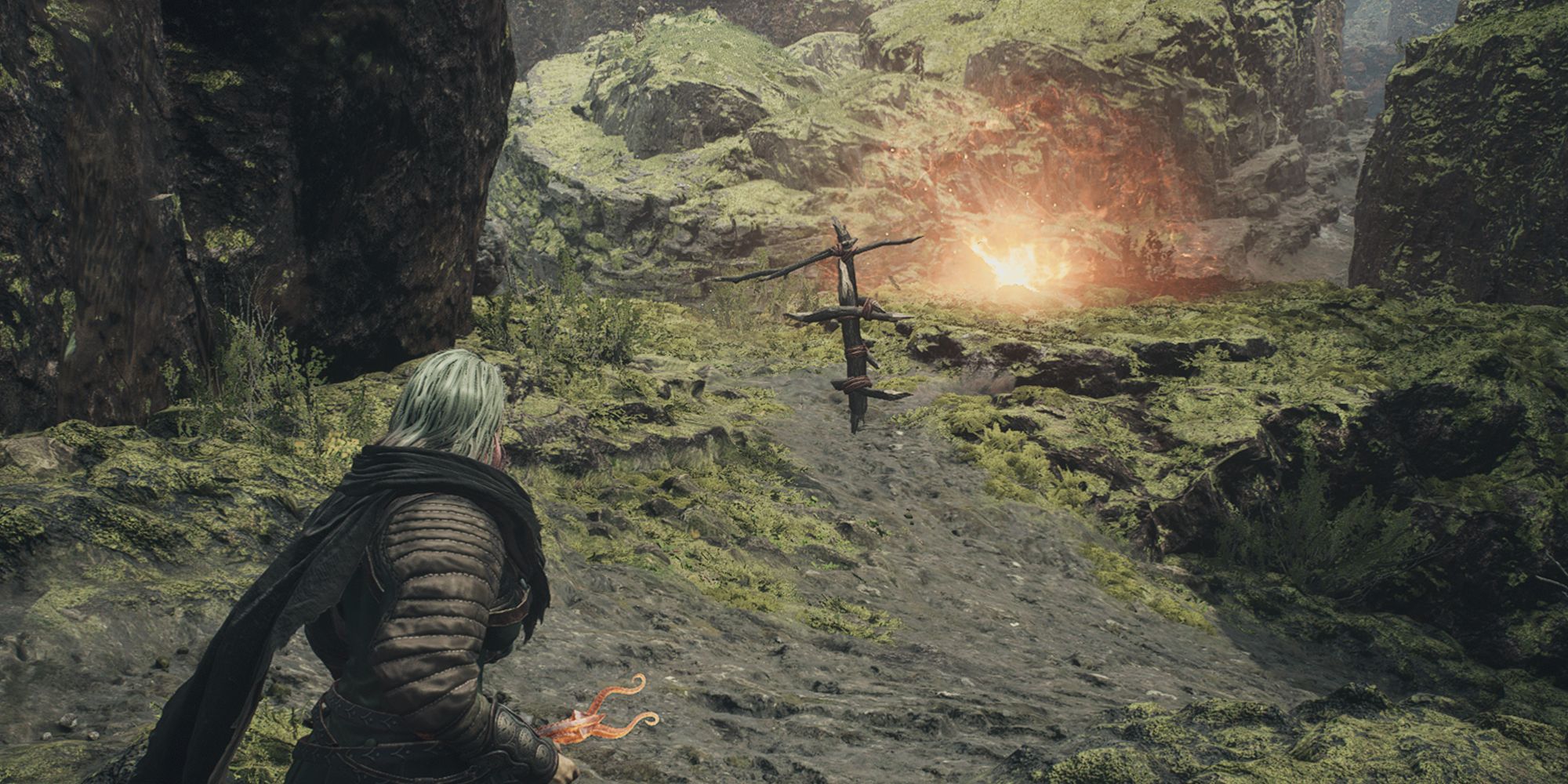 Dragon's Dogma 2 - Arisen Looking At Incandescent Orb In The Distance