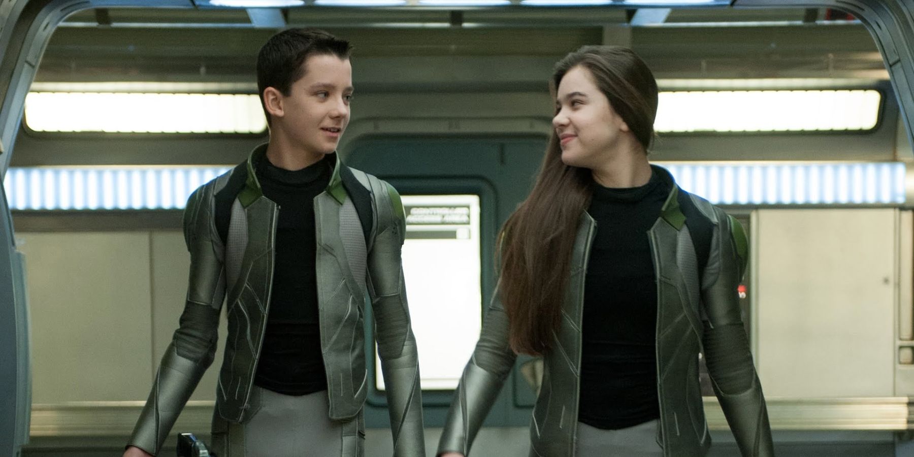 Asa Butterfield as Ender and Hailee Steinfeld as Petra in Ender's Game