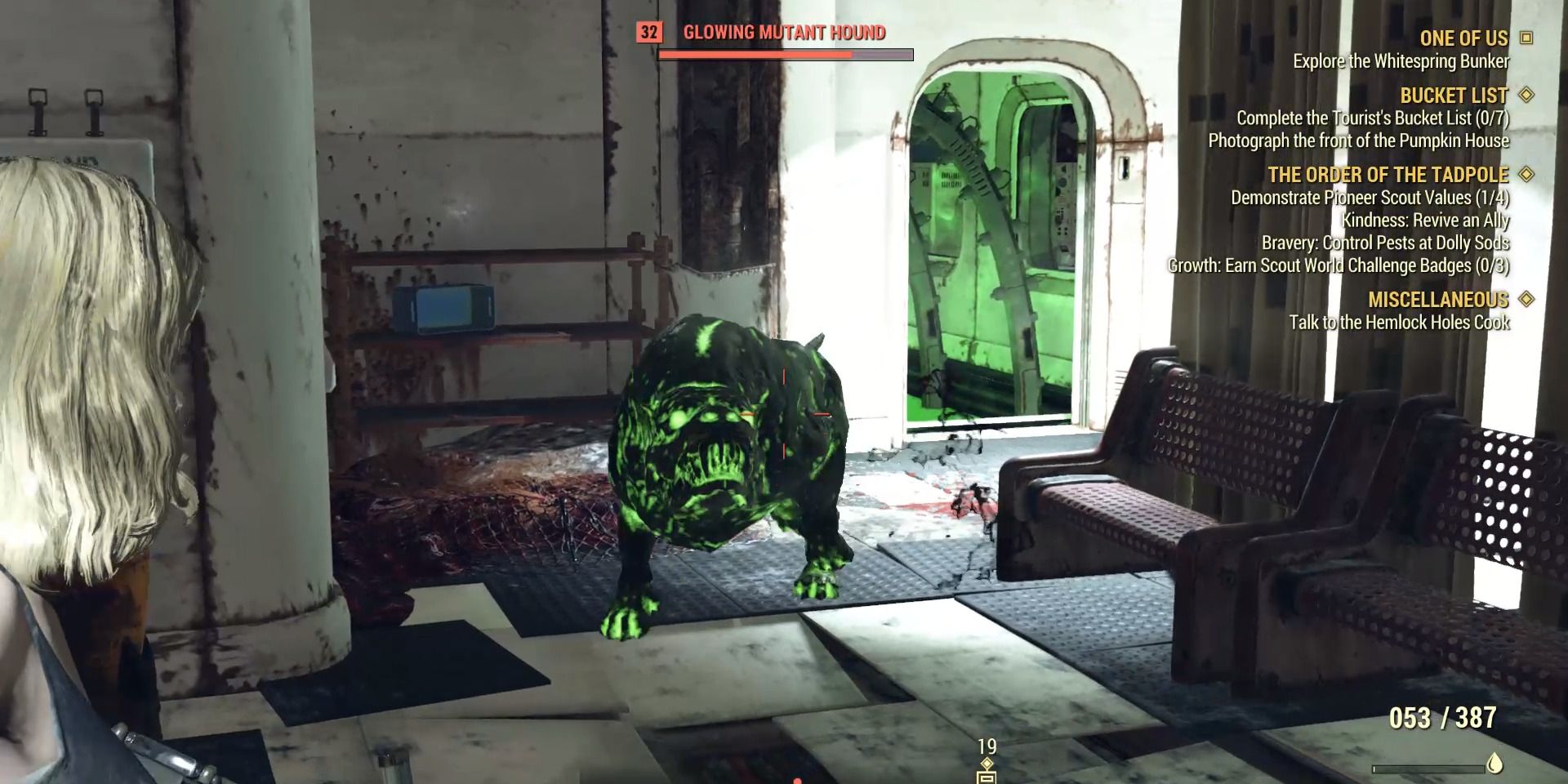 Image of a glowing mutant hound in Fallout 76