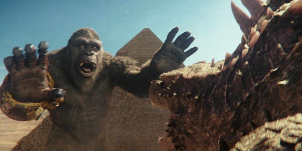 Kong tries to stop Godzilla in Egypt.