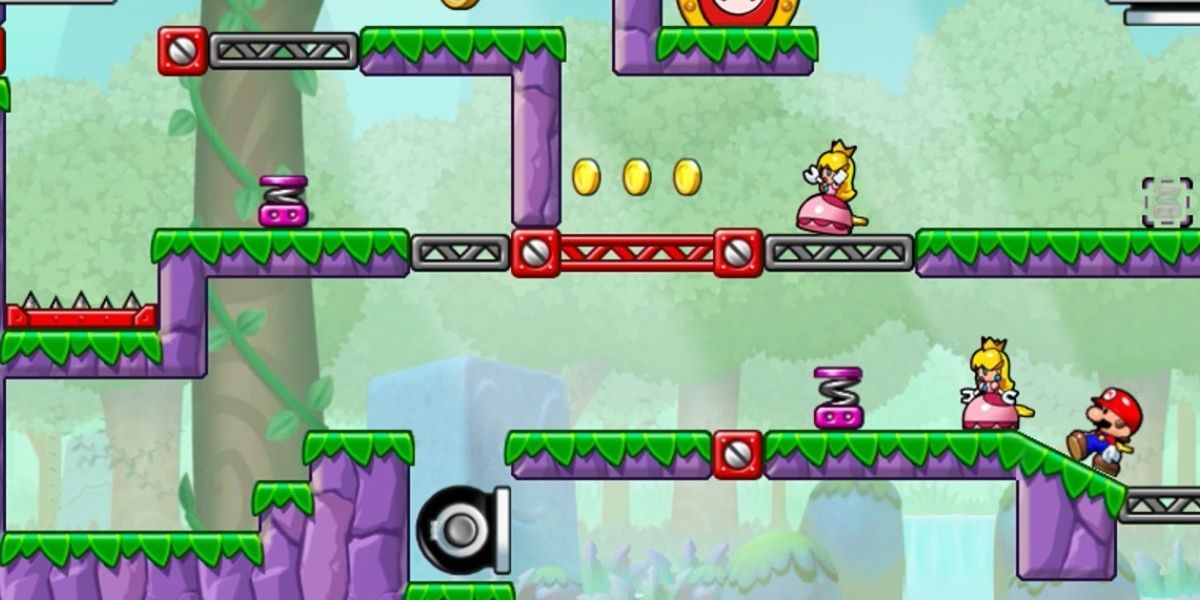 mini-peach and mini-mario on a stage in tipping stars