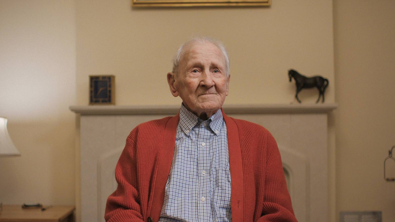 100 yearold Wrexham Fan Arthur Massey being interviewed
