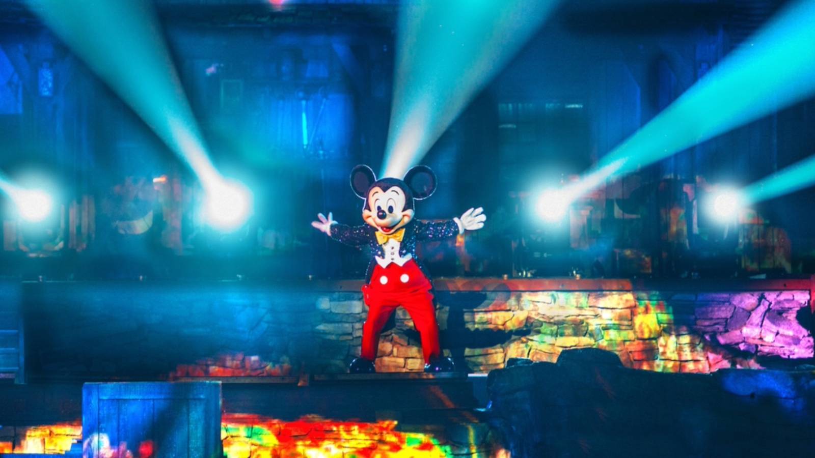 Disneyland-Fantasmic-Featured-Image