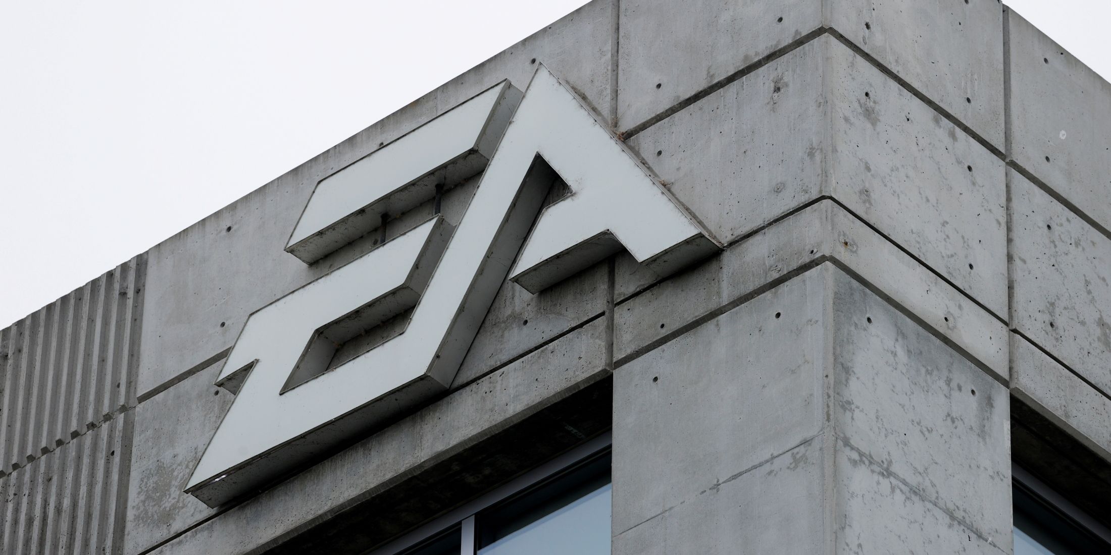 EA Reportedly Considering Implementing In-Game Ads in AAA Titles (2 minute read)