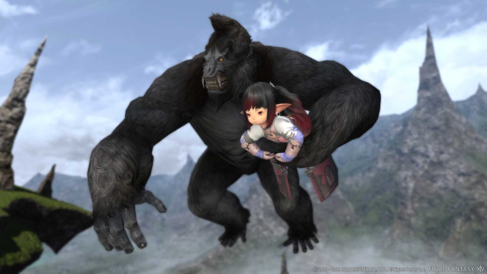 A Final Fantasy 14 screenshot of the Ufiti mount, a large gorilla carrying the player in its left hand.