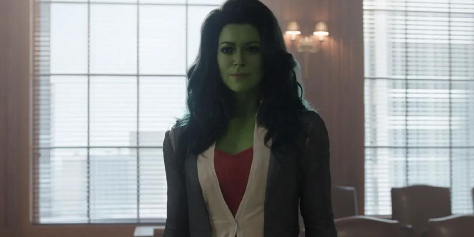 Jennifer Walters turns into She-Hulk in court.