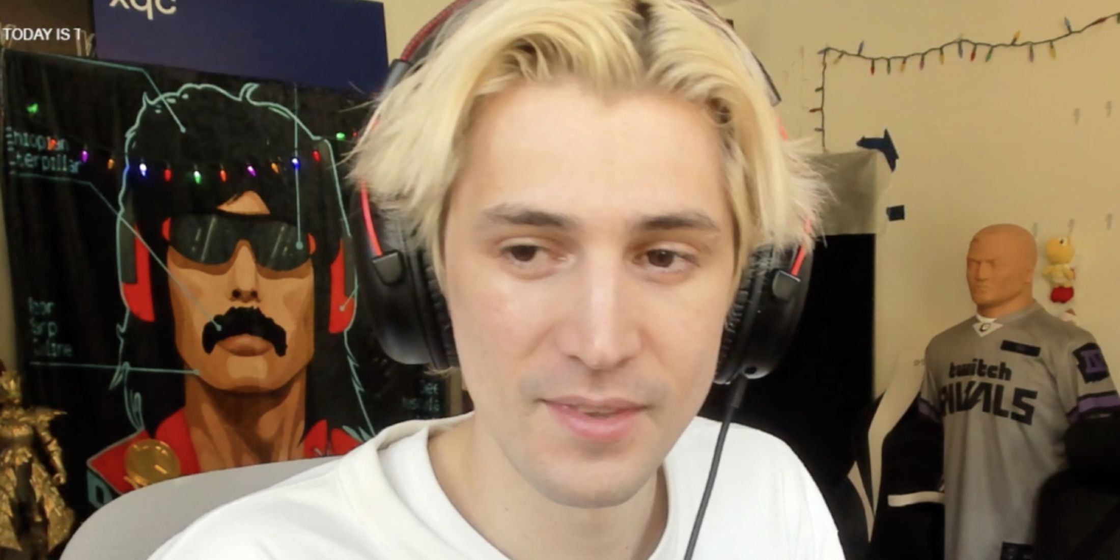 Стример xQc подает в суд на Adept