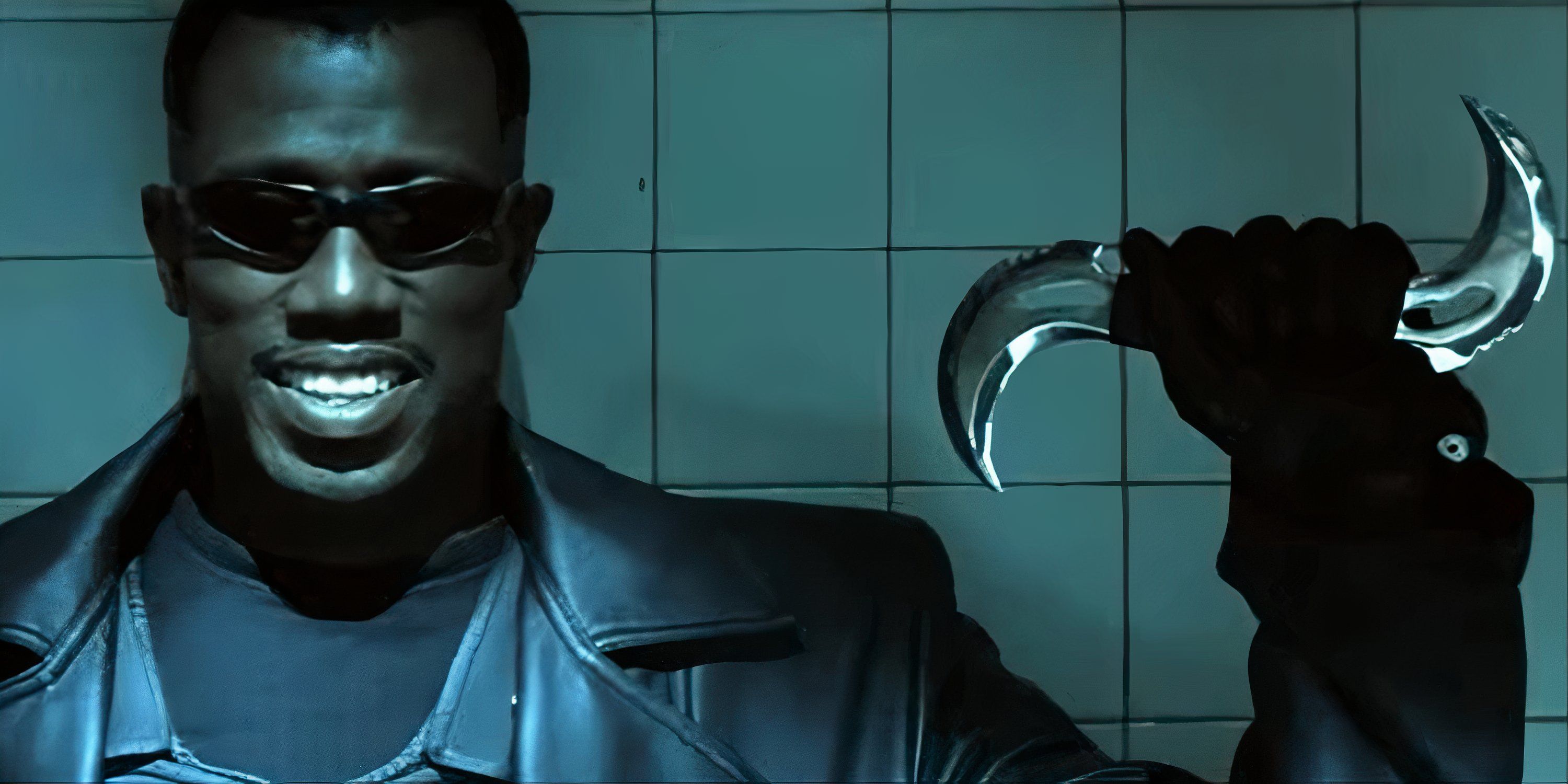 blade wesley snipes holding a shuriken cropped