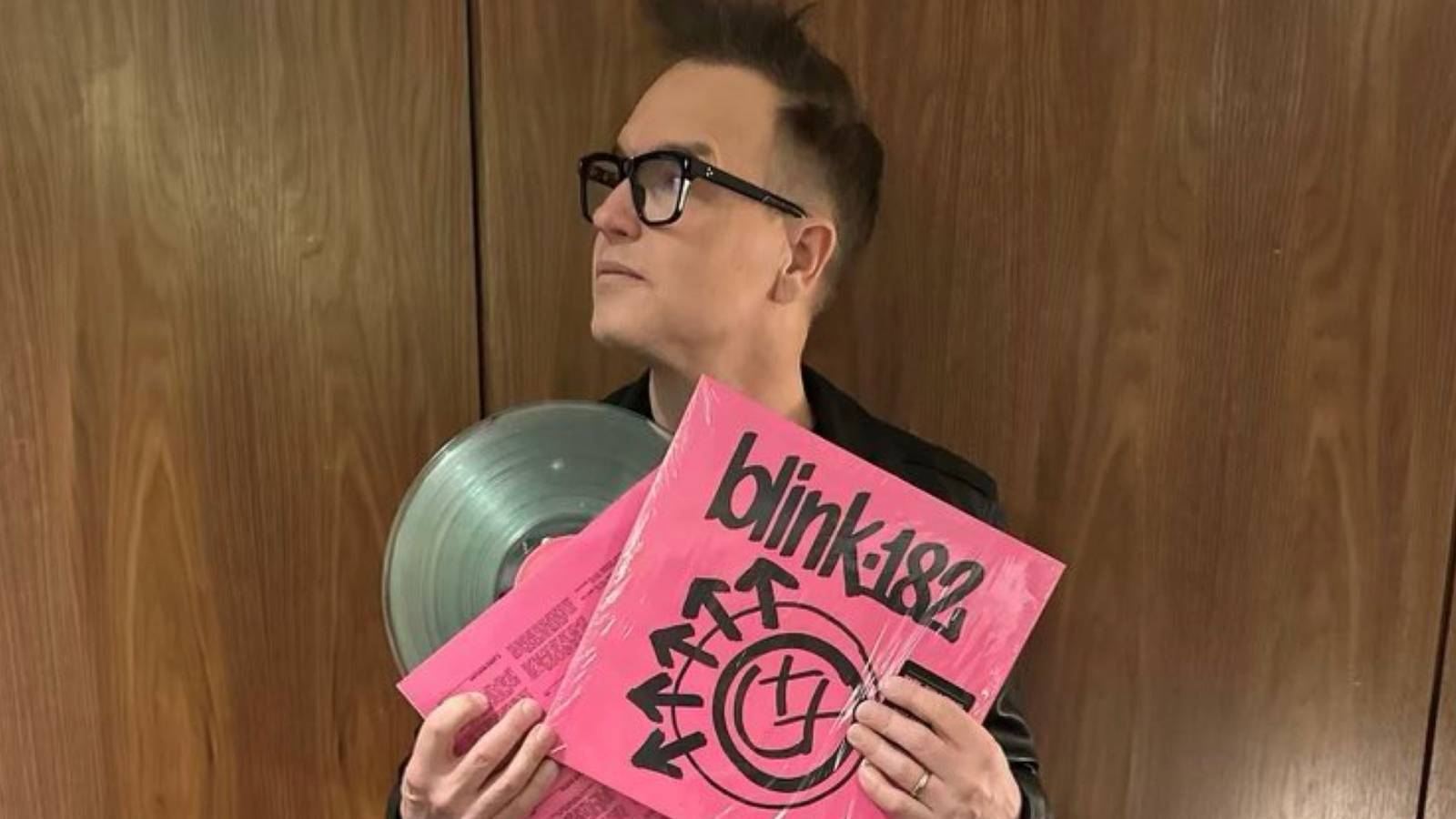 blink 182 bassist mark hoppus pokemon bass guitar