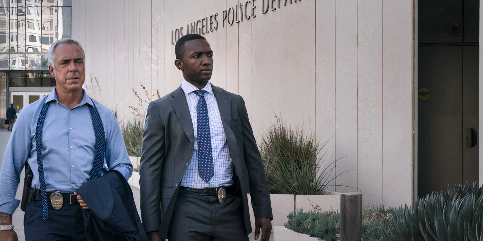 bosch and edgar outside lapd station