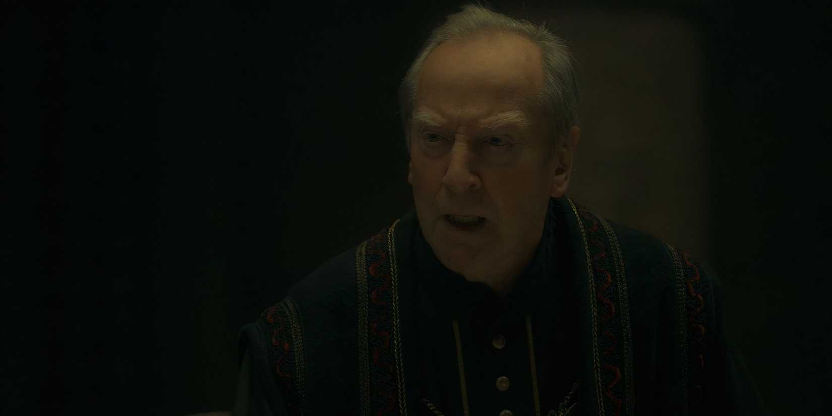 Lyman Beesbury in a small council meeting in House of the Dragon