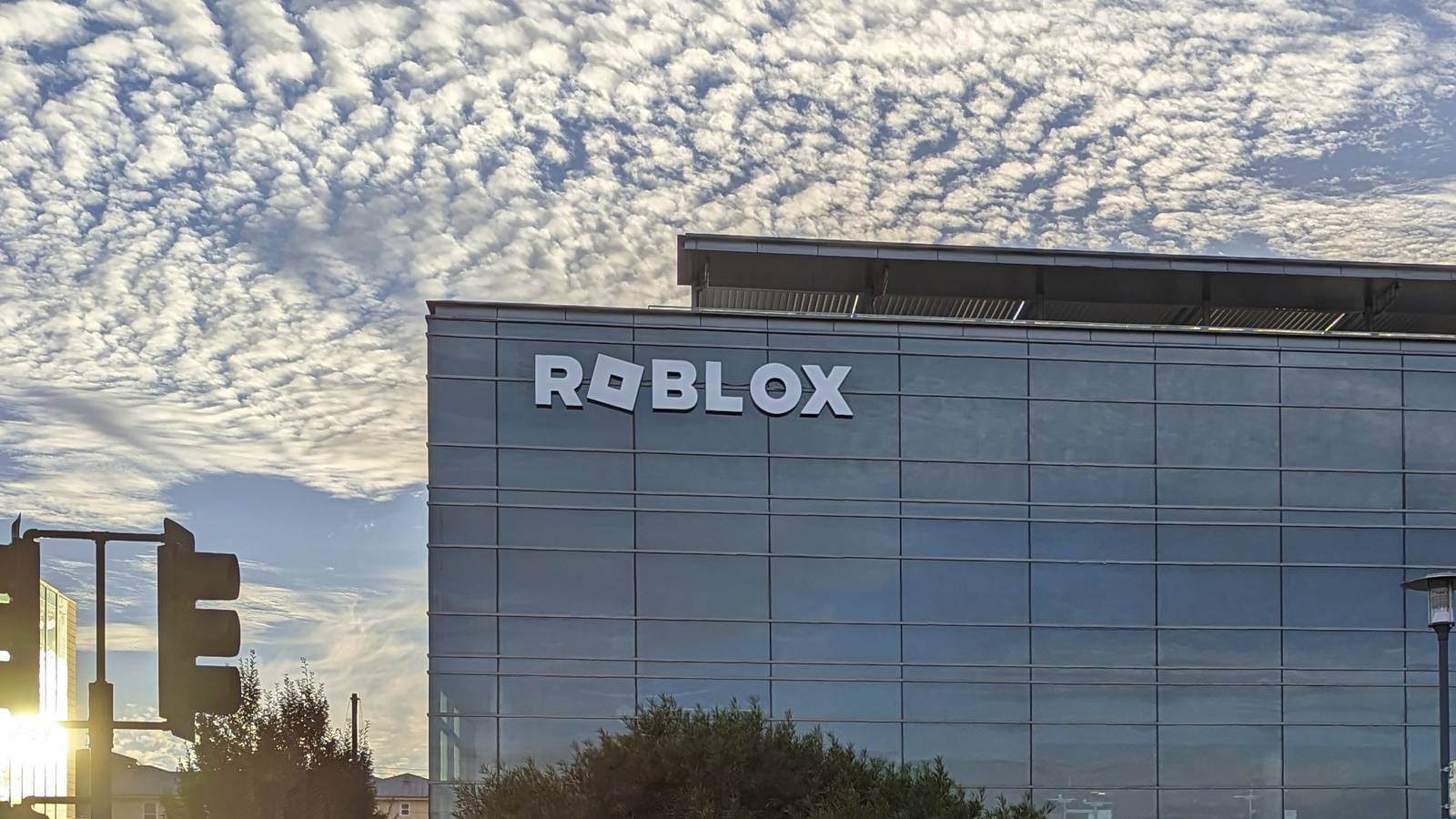 A Chief Xbox Exec is Quitting to Join Roblox