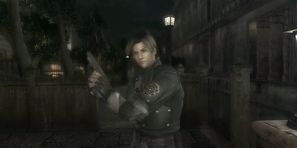 Leon standing with a pistol in his RPD uniform in Resident Evil: Darkside Chronicles 
