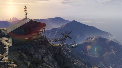 A cable car station on a mountain overlooking the city of Los Santos in GTA 5-1
