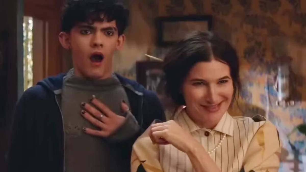 agatha-harkness-and-familar-joe-locke