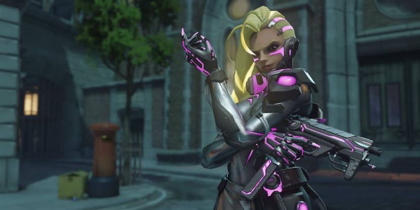 Sombra equipped with the Augmented skin in Overwatch 2 