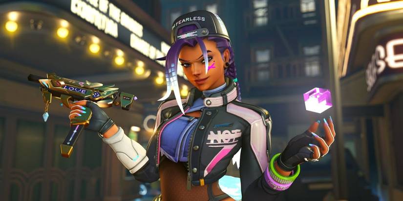 Sombra equipped with the Antifragile Slay Star skin in Overwatch 2 