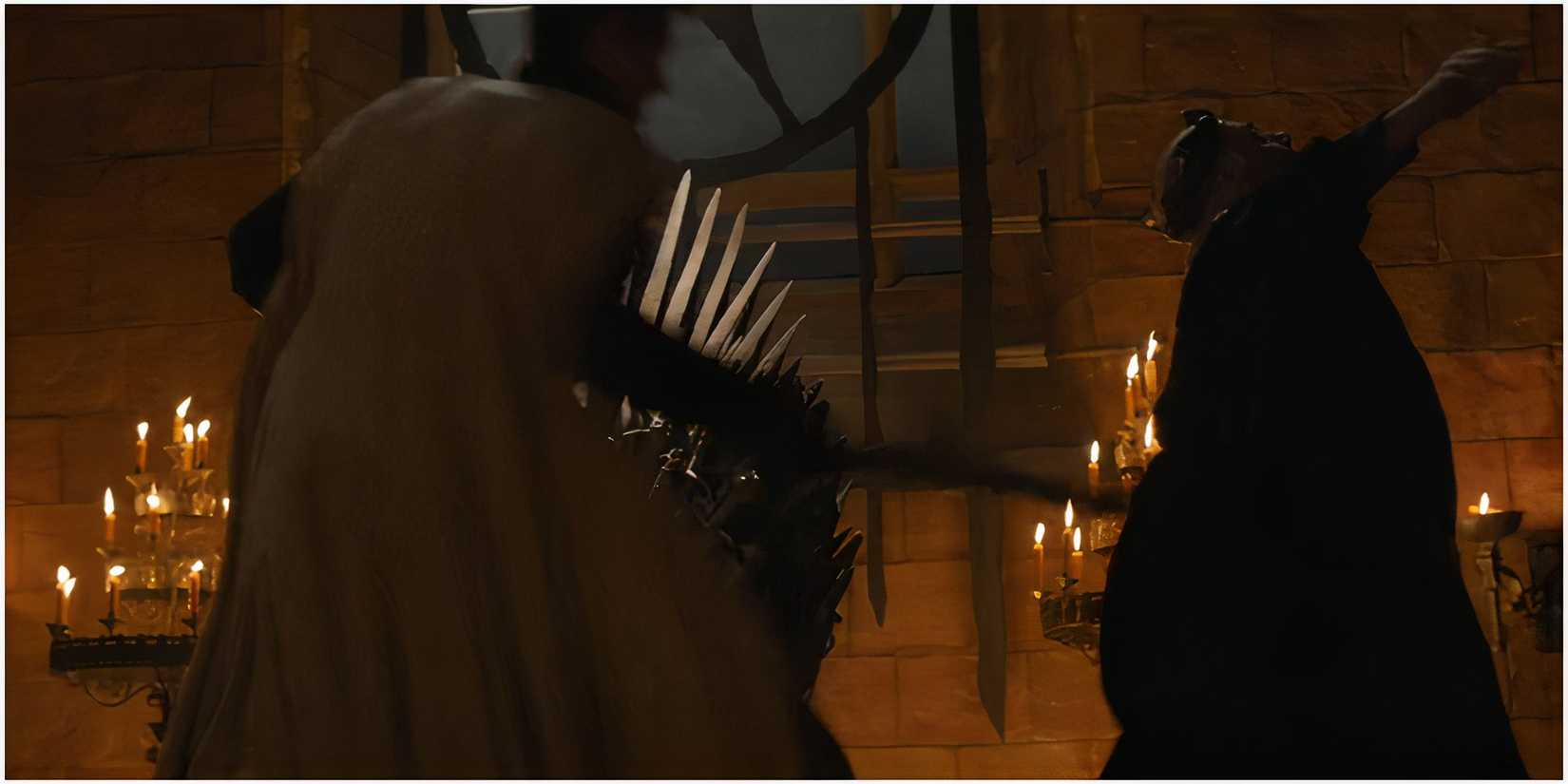 Jaime Lannister kills the Mad King in Game of Thrones.