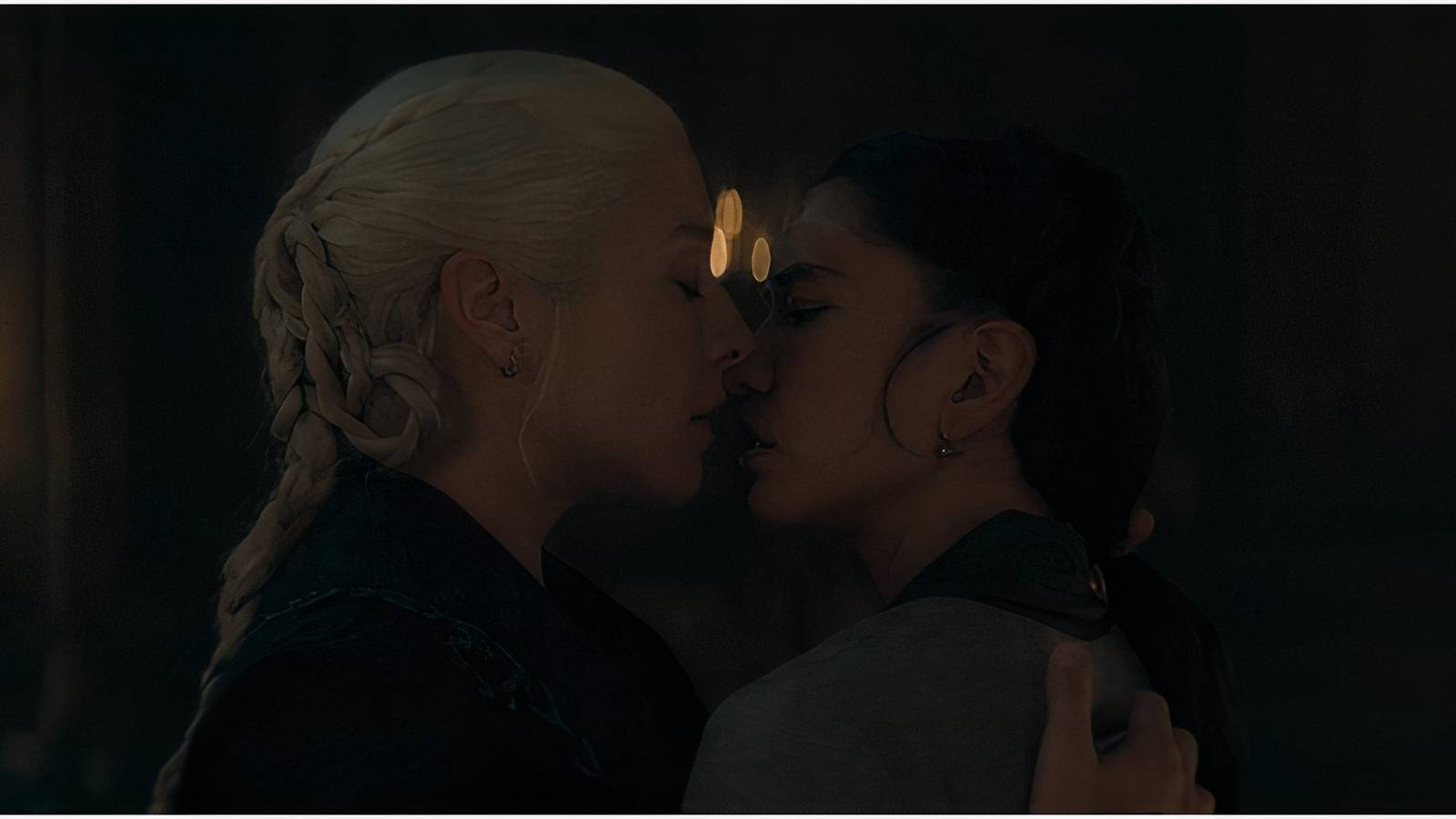 Rhaenyra and Mysaria in House of the Dragon.