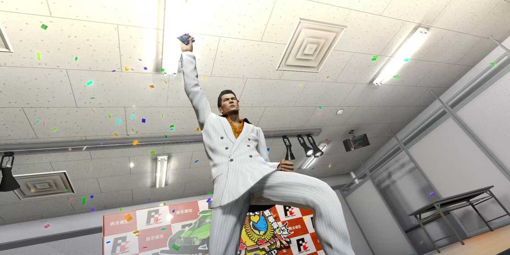 Image of Kiryu playing Pocket Circuit in Yakuza 0