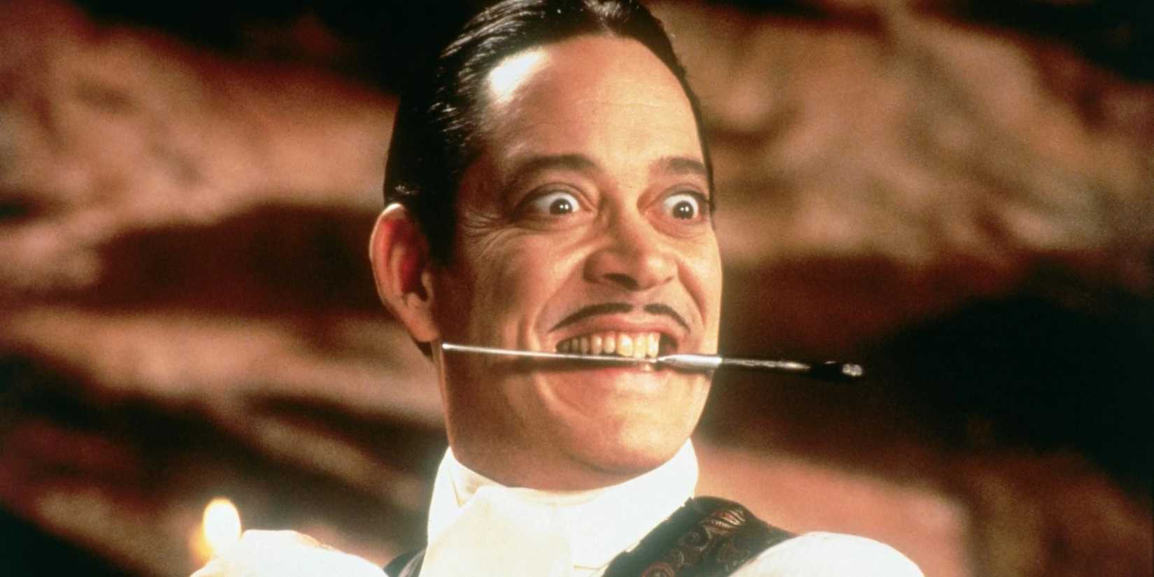 Raul-Julia-as-Gomez-Addams