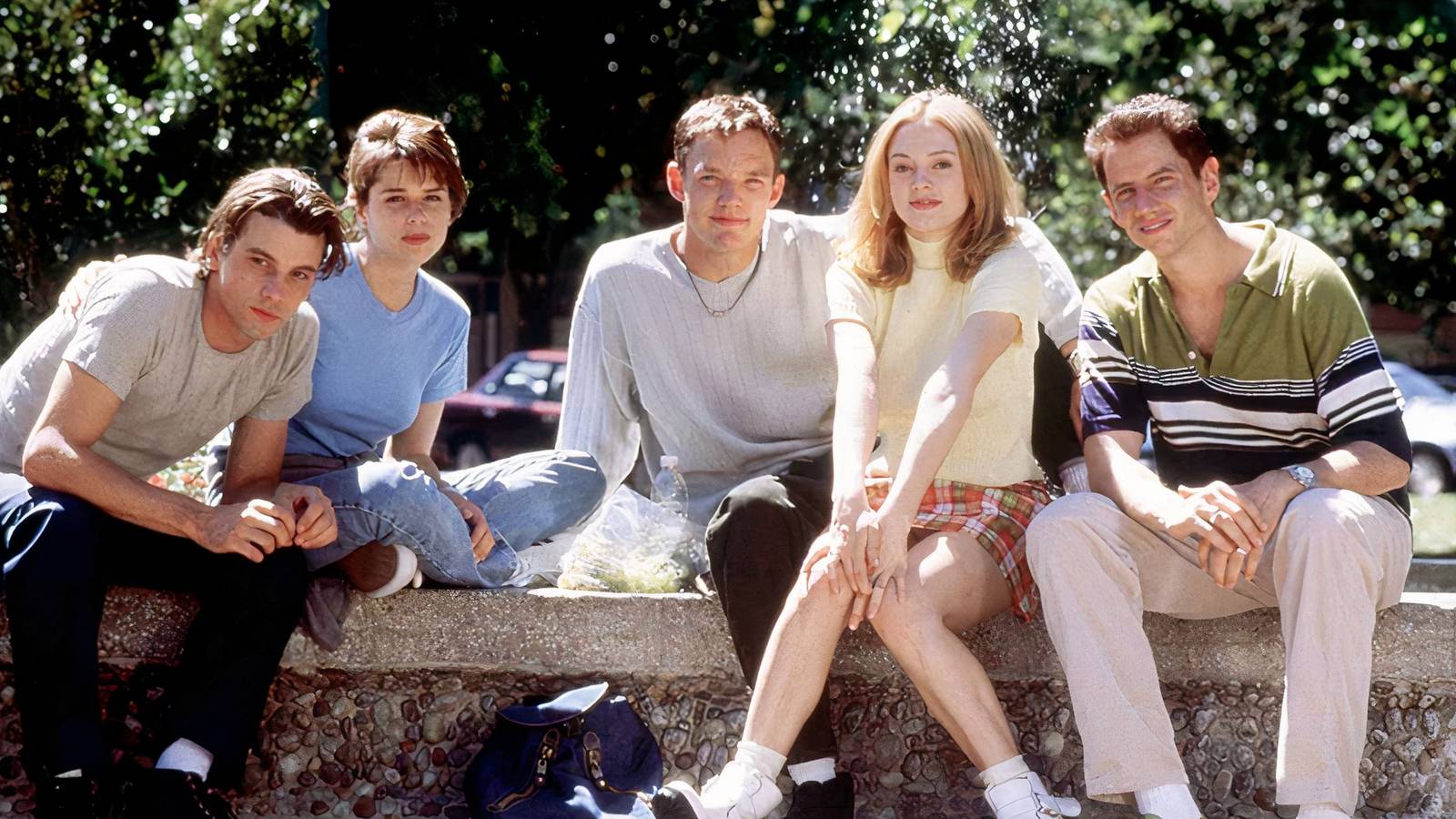 Billy, Sidney, Stu, Tatum and Randy by the fountain in Scream
