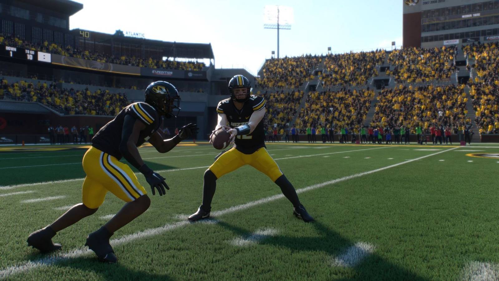 A Quarterback handing the ball to a runner in College Football 25