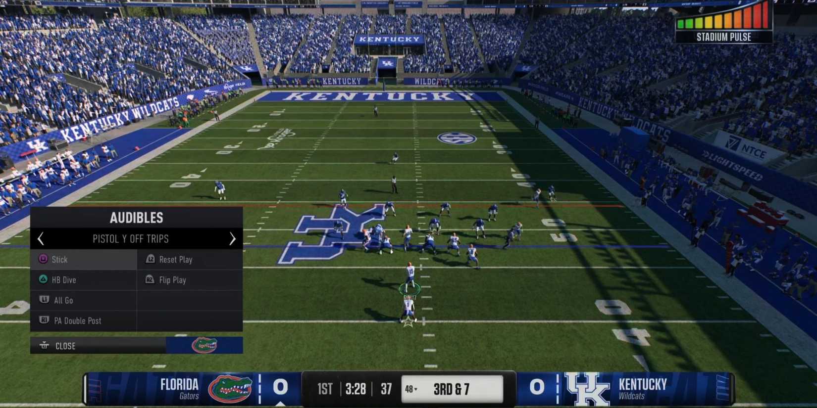 The Hurry-Up offense screen from College Football 25