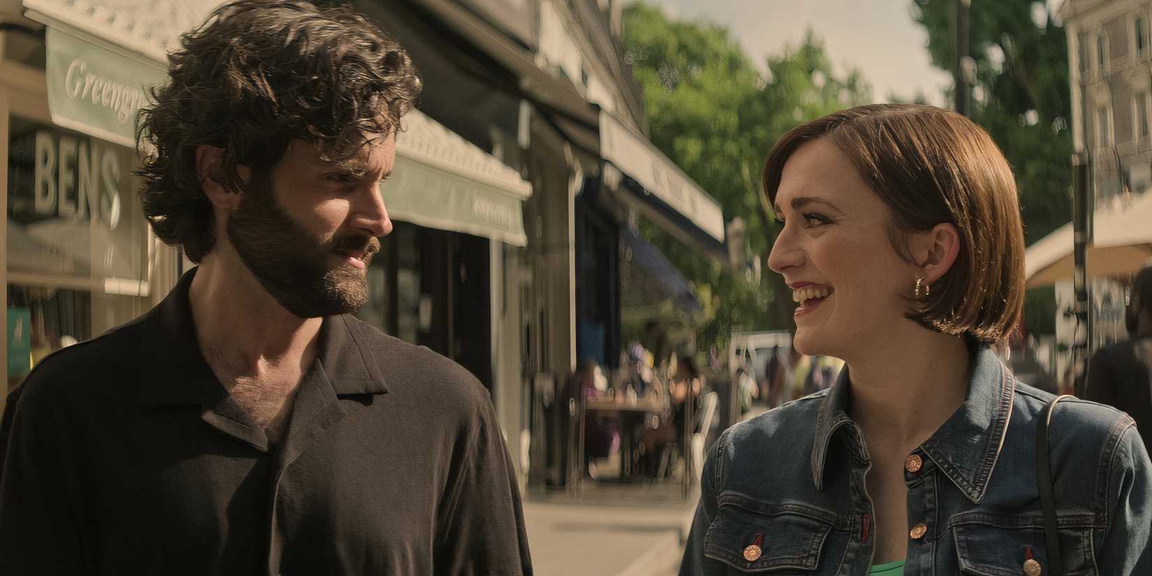 Joe (Penn Badgley) and Kate (Charlotte Ritchie) in You