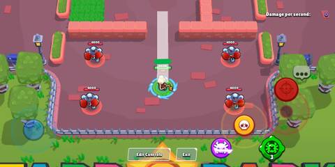 Charlie aiming her attack in Brawl Stars