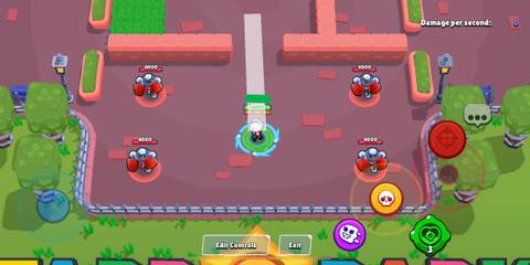 Colette aiming her attack in Brawl Stars