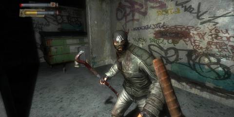 Fighting an enemy in Condemned Criminal Origins