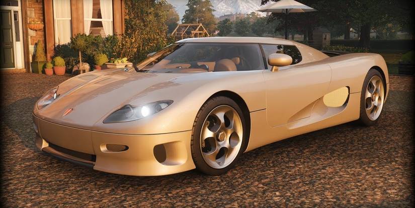 Koenigsegg CC8S Forza Horizon 4 parked at estate