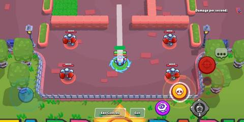 Lou aiming his attack in Brawl Stars