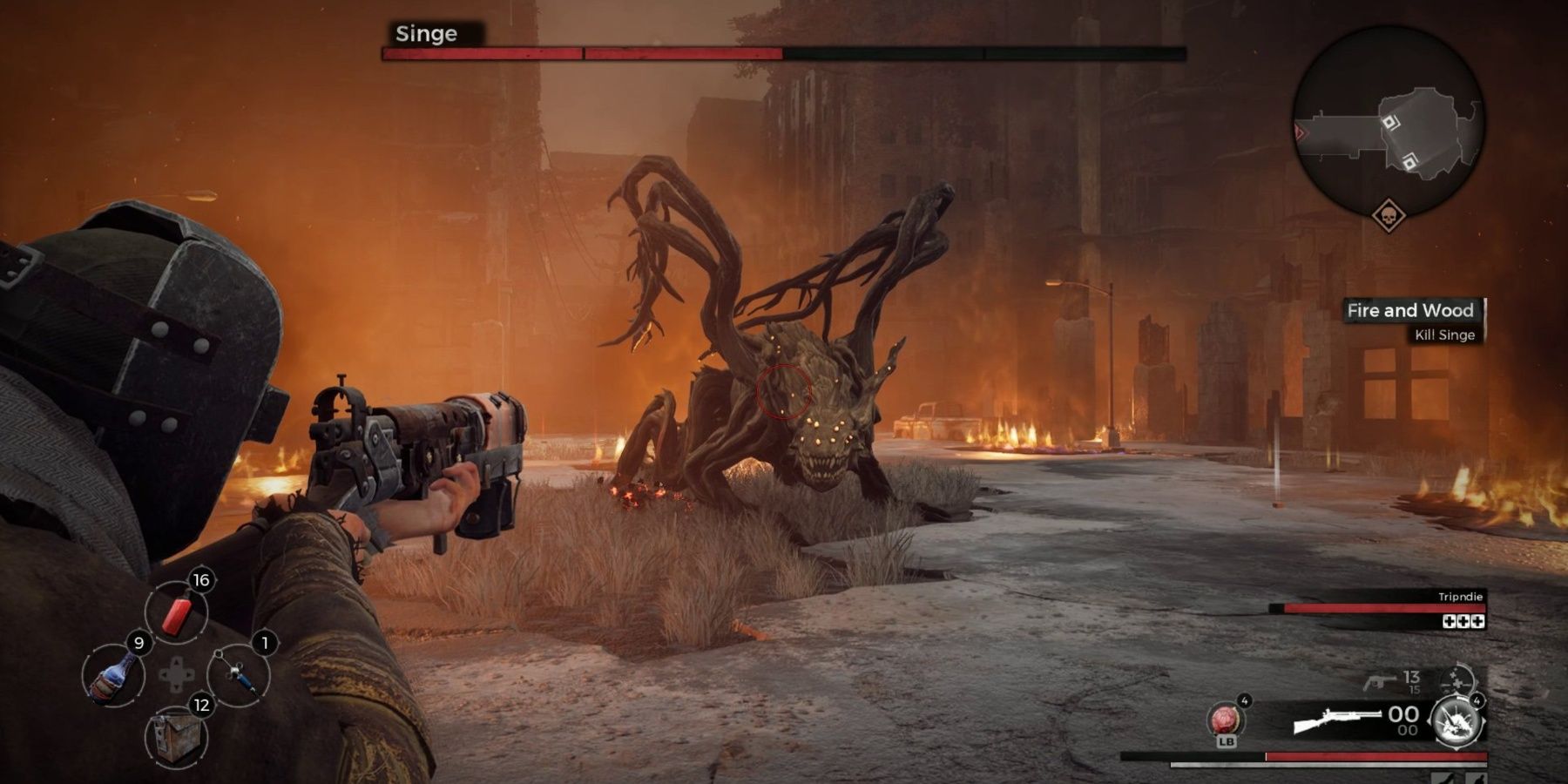 Remnant From The Ashes player aiming at a boss