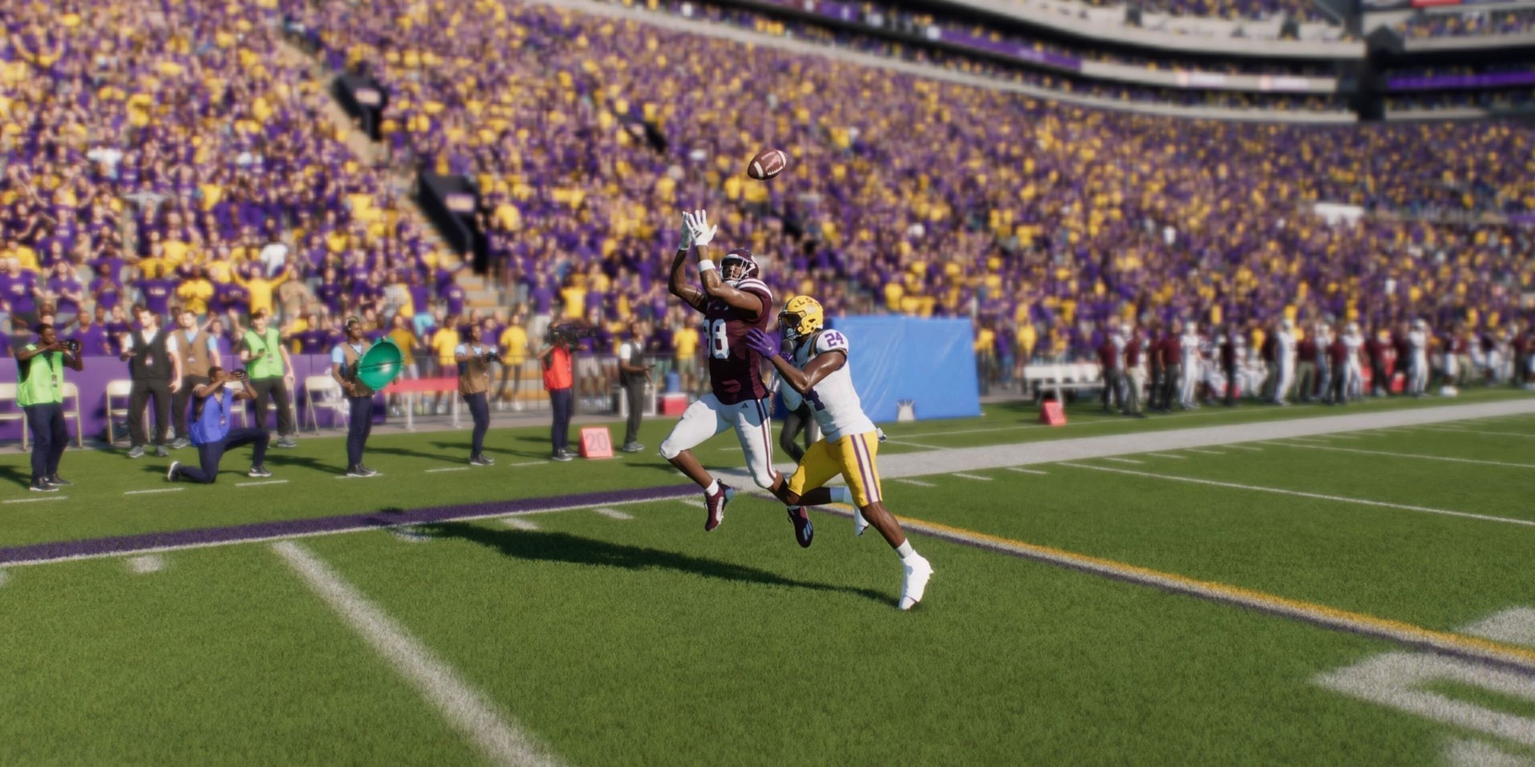 A player making a catch in College Football 25