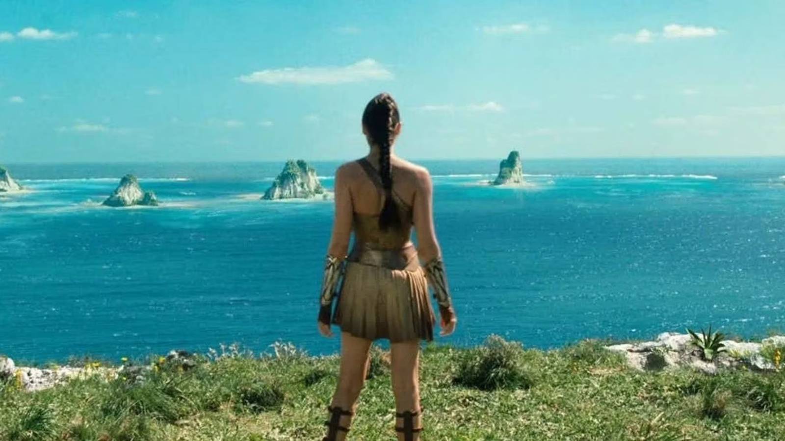 wonder-woman-game-themiscyra-double-edged-sword