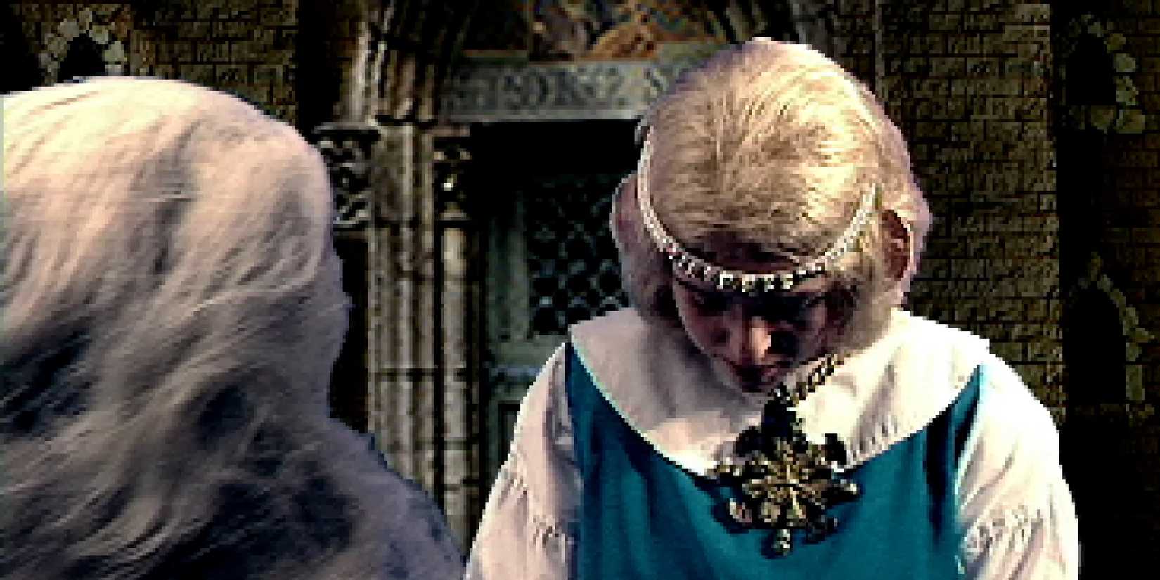 Zelda receiving an amulet in Zelda's Adventure