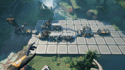 Basic Reinforced iron Plate production layout in Satisfactory
