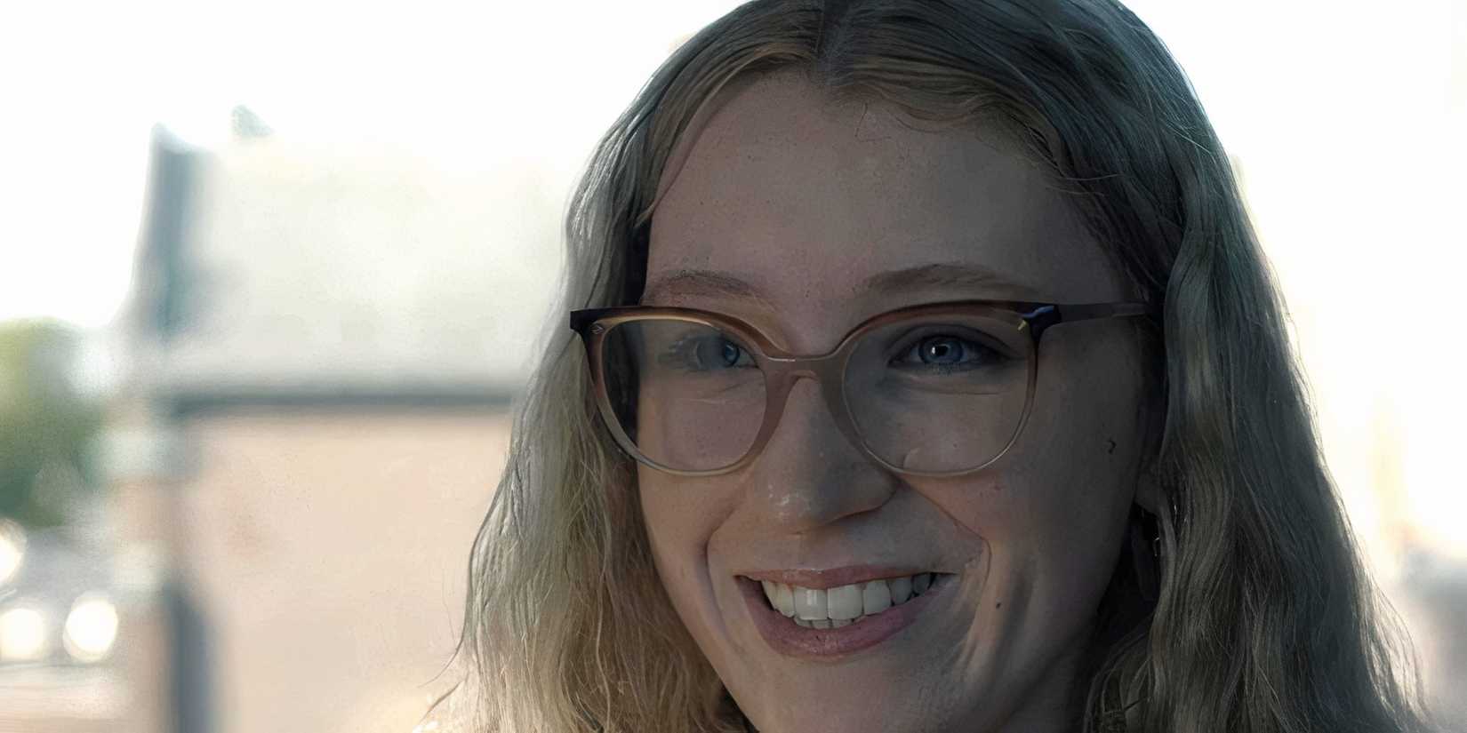 Emma Halleen as Shelby in American Horror Stories episode Bestie