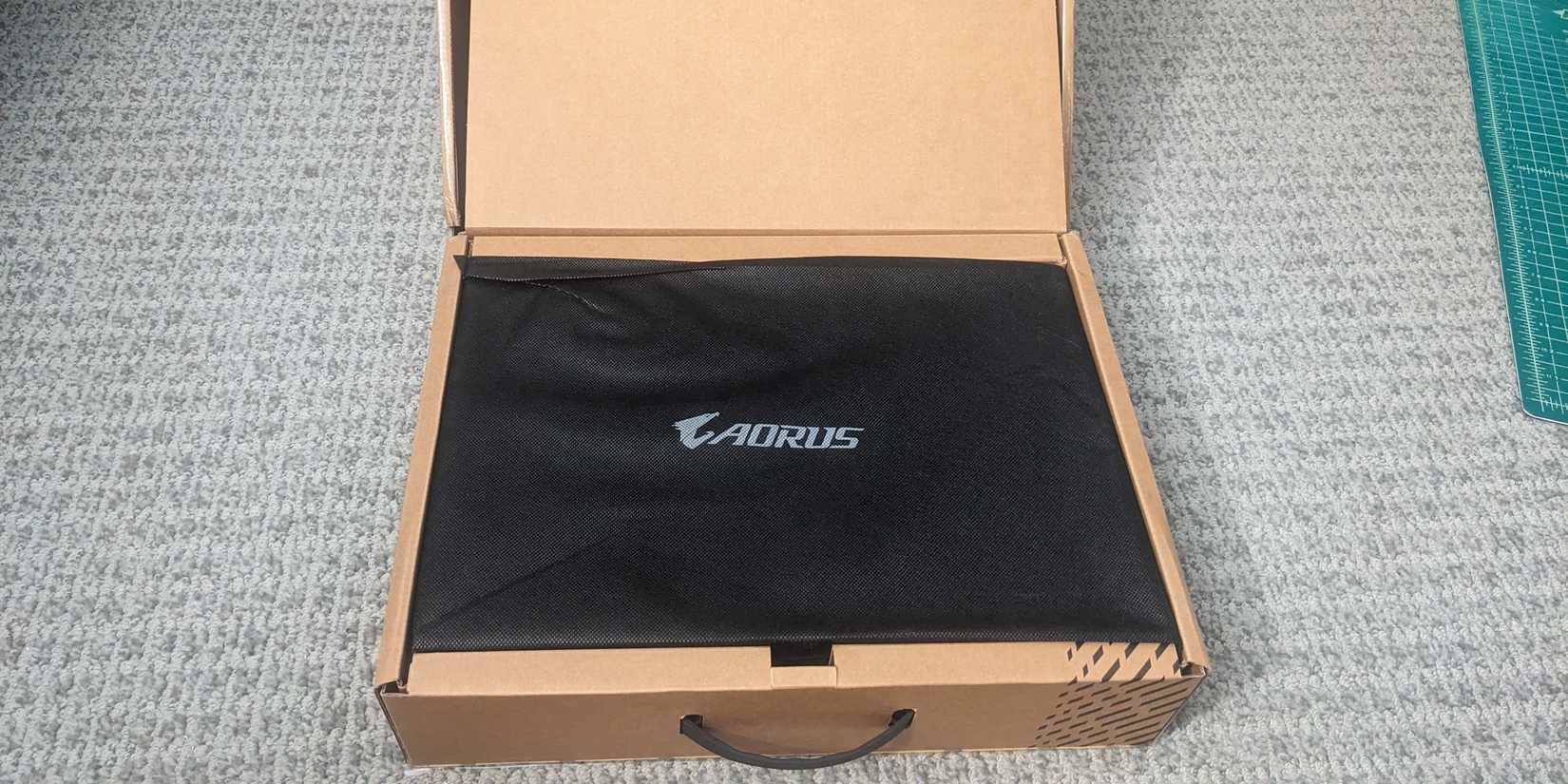 Aorus 16X Packaging #1