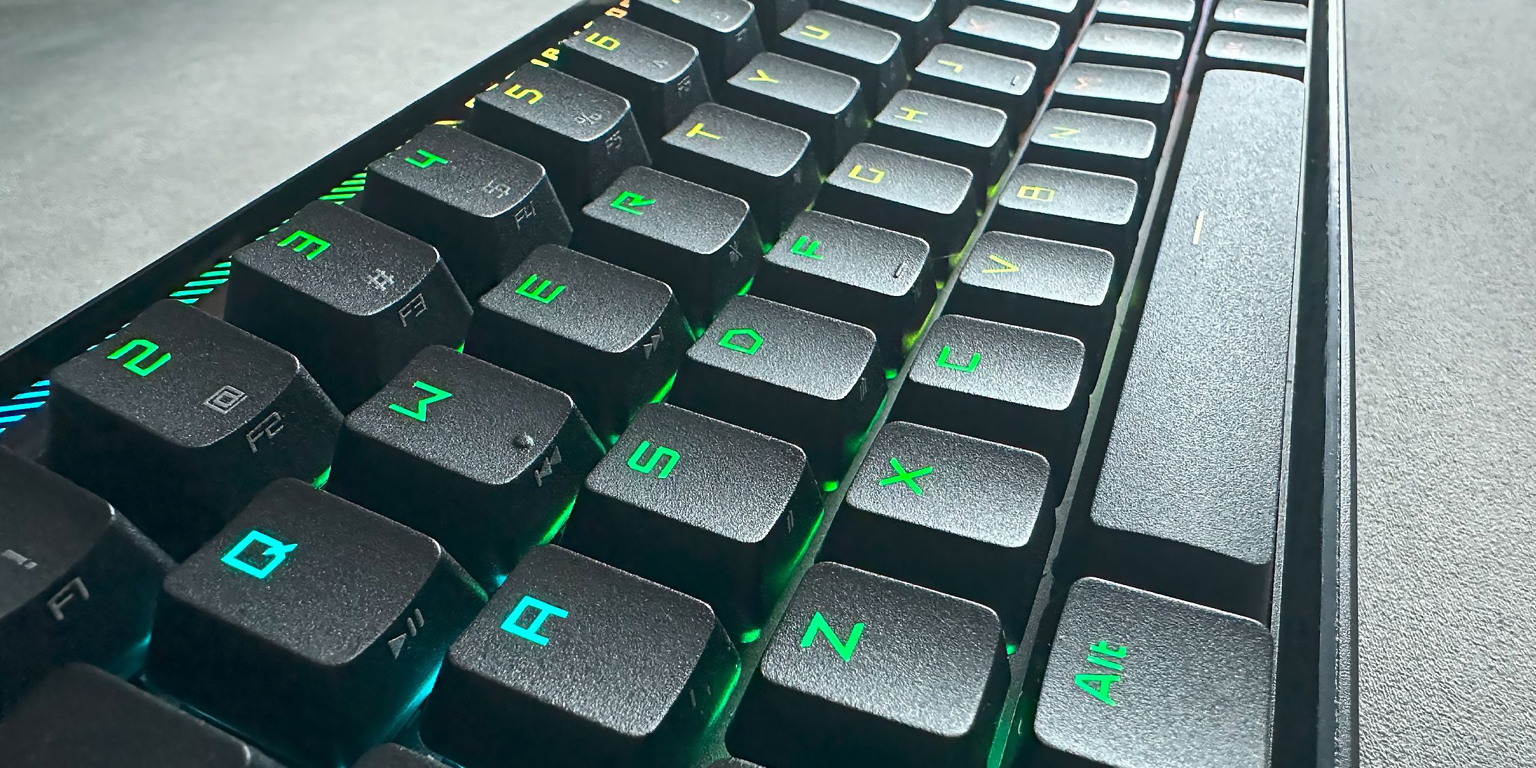 ASUS ROG Falchion Ace HFX 65%レイアウト ROG Falchion Ace | Keyboards | ROG 日本
