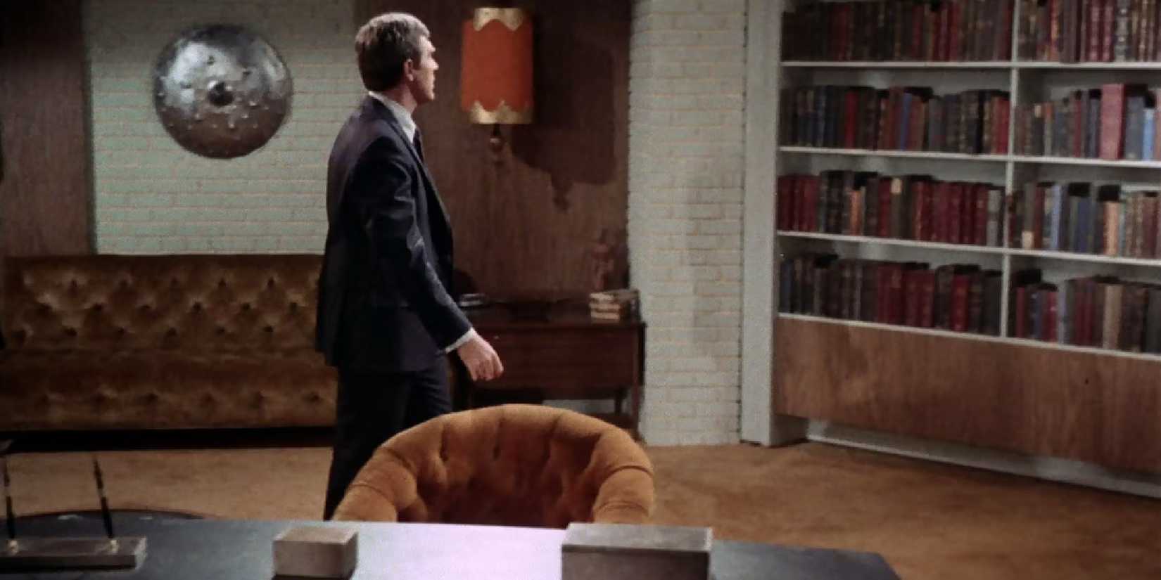 gary-seven-s-office-from-star-trek-tos