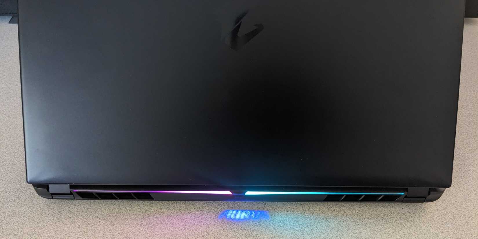 Gigabyte Aorus 16X Design #8