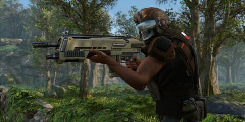Soldier with an assault rifle in XCOM 2