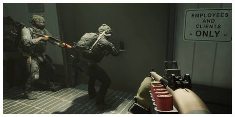 Ready Or Not - Steam Screenshot (Approaching A Door With A Shotgun)